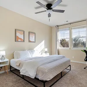 High End Midtown With Fireplace And Ensuite Baths Reno
