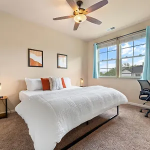 Midtown Luxe Stay—king Beds, Ensuite Baths, Great Location Reno